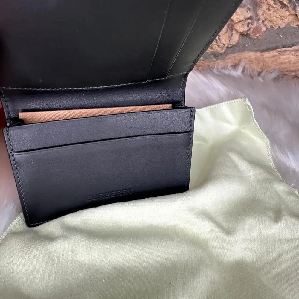 Burberry new dust box