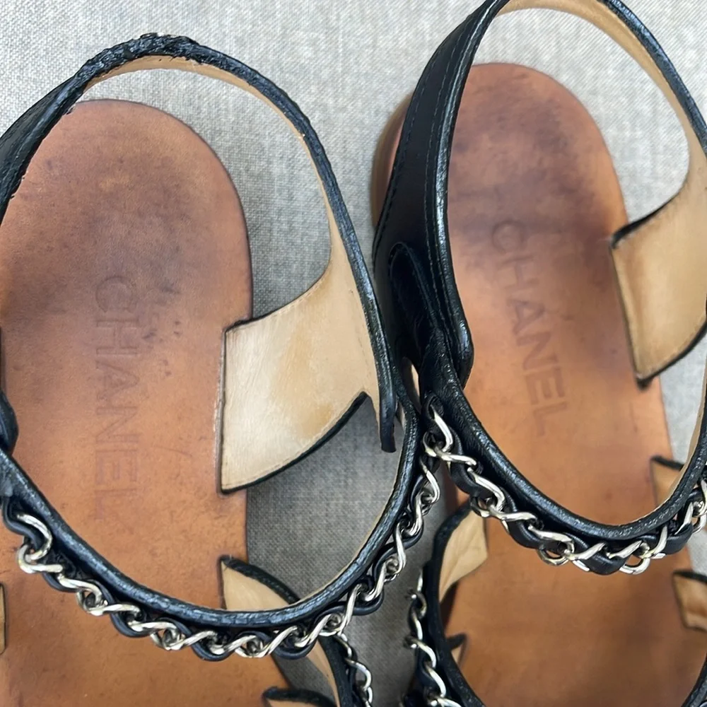 CHANEL flat strappy