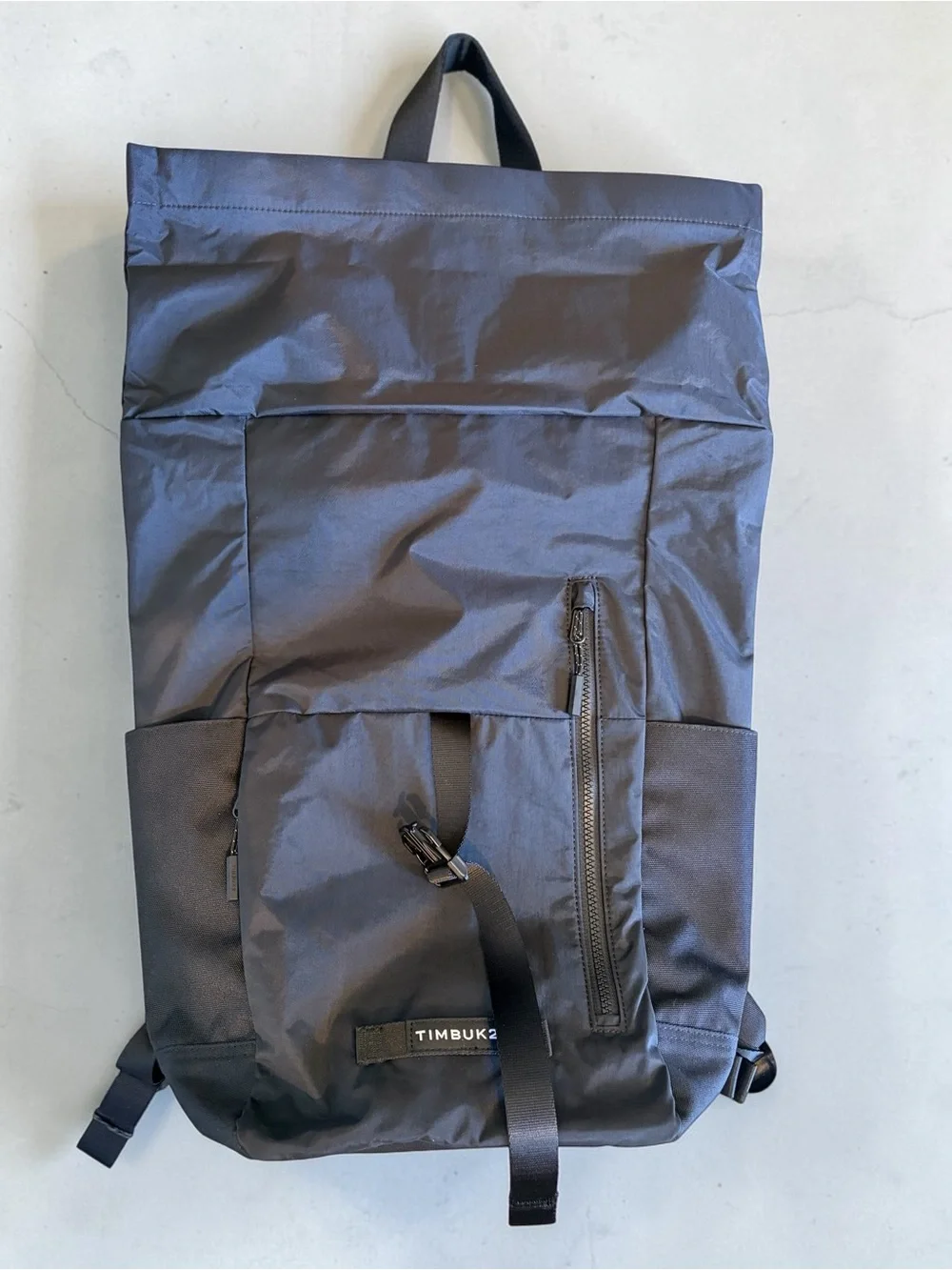 Timbuk2 pockets front quick