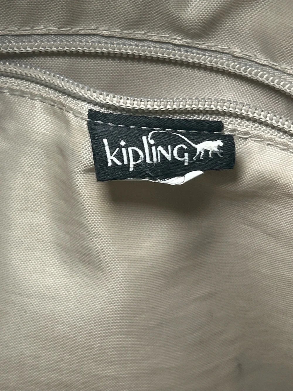 Kipling simple black