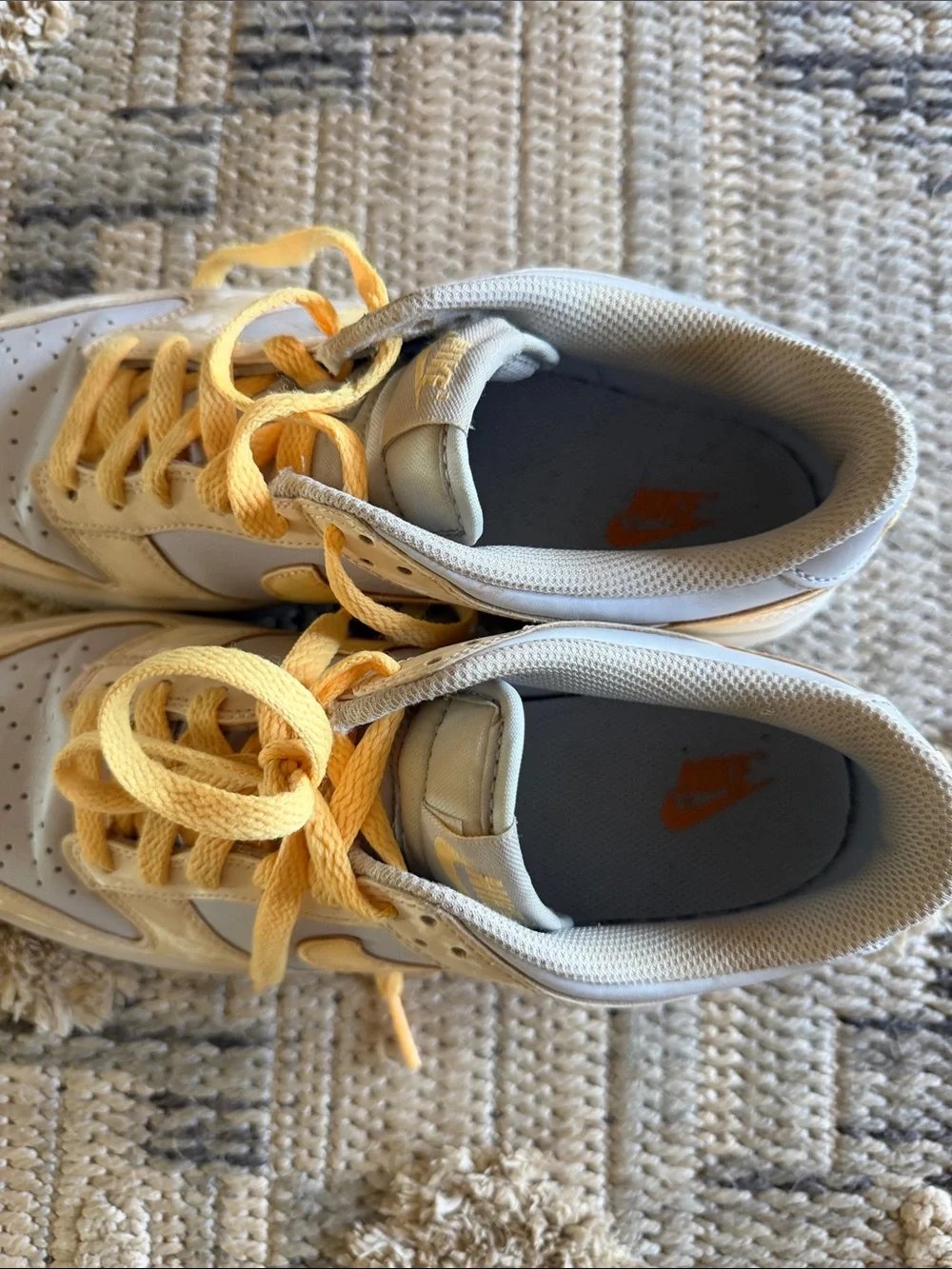 Nike 7Y Low-Top Dunks