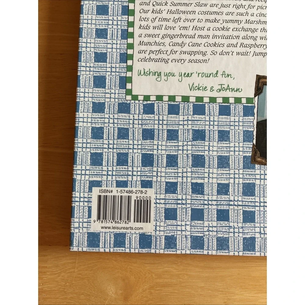 Celebrate the Seasons by Gooseberry Patch (2003, Hardcover) *READ