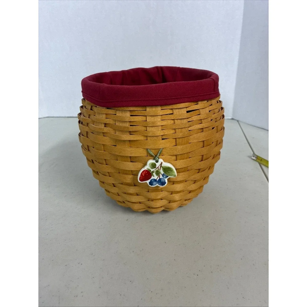 Longaberger‎ 2005 Family Signed Basket Cranberry Liner Berry Tie-On Handmade USA