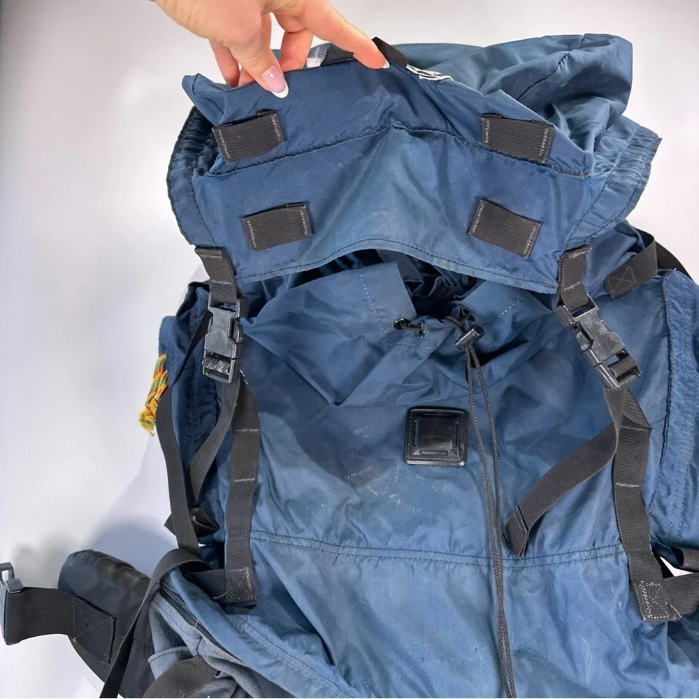 Lowe Alpine Unisex Vintage Internal Frame Backpack R