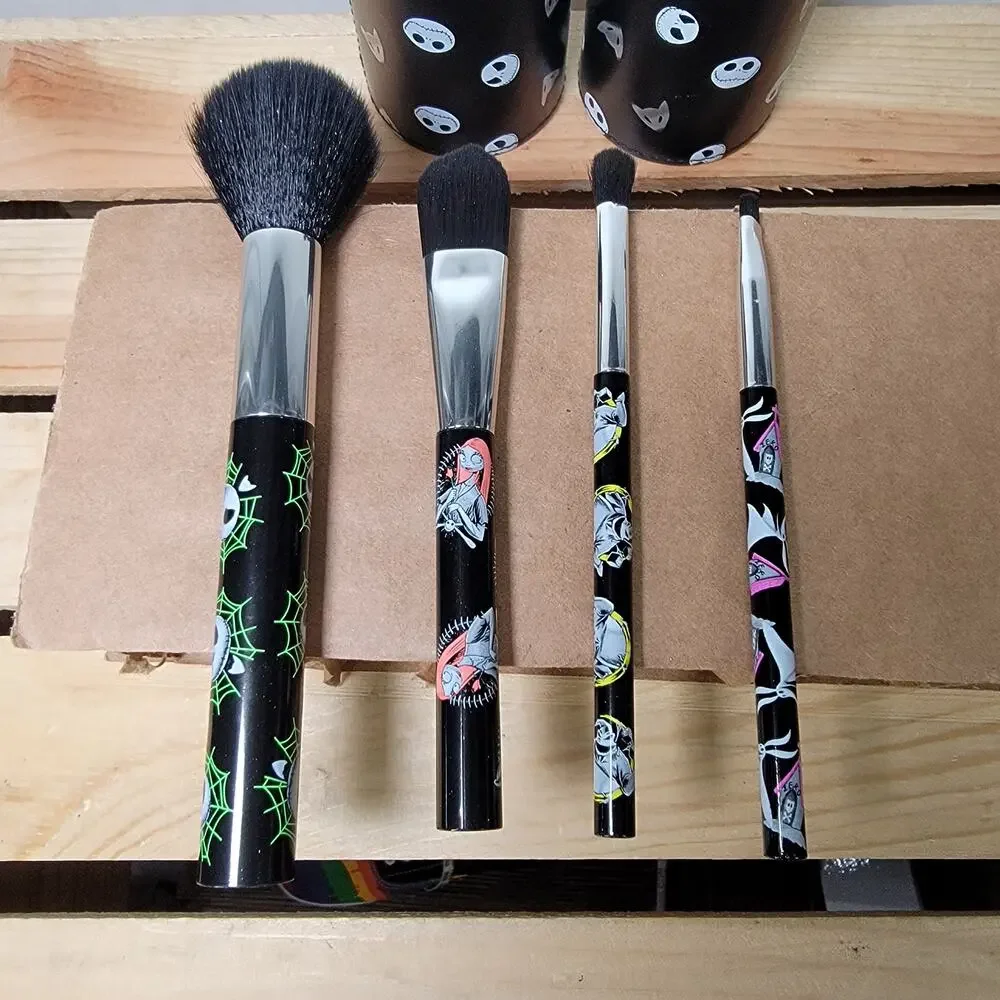 Set of 4 Nightmare Before Christmas Make-Up Brushes in Holder Tube