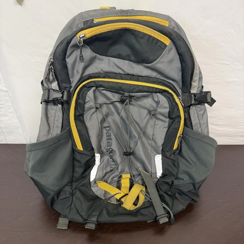 Patagonia Backpack Gray Chacabuco 32L Nylon Soft Case Laptop Daypack