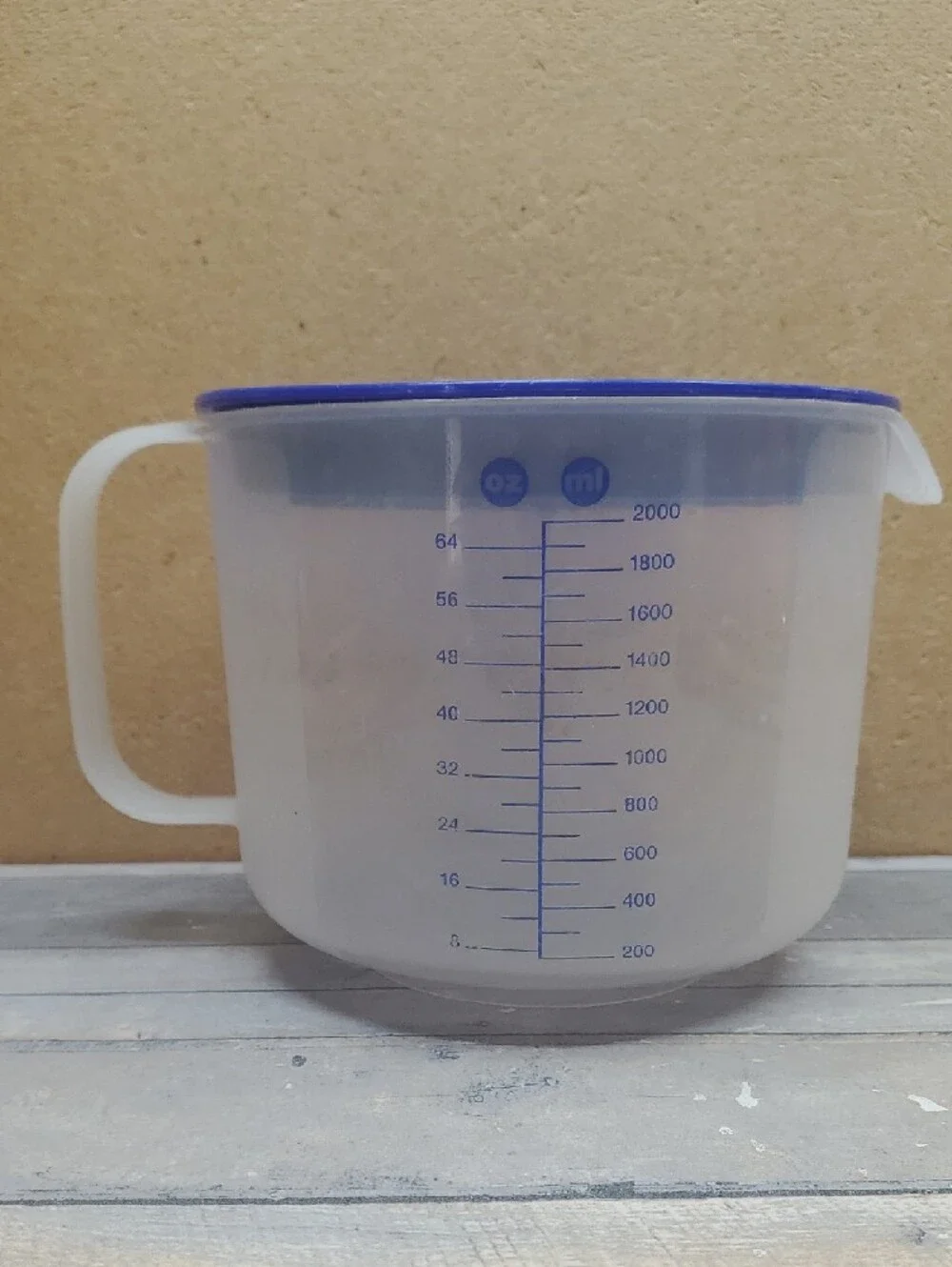 Tupperware blue cover