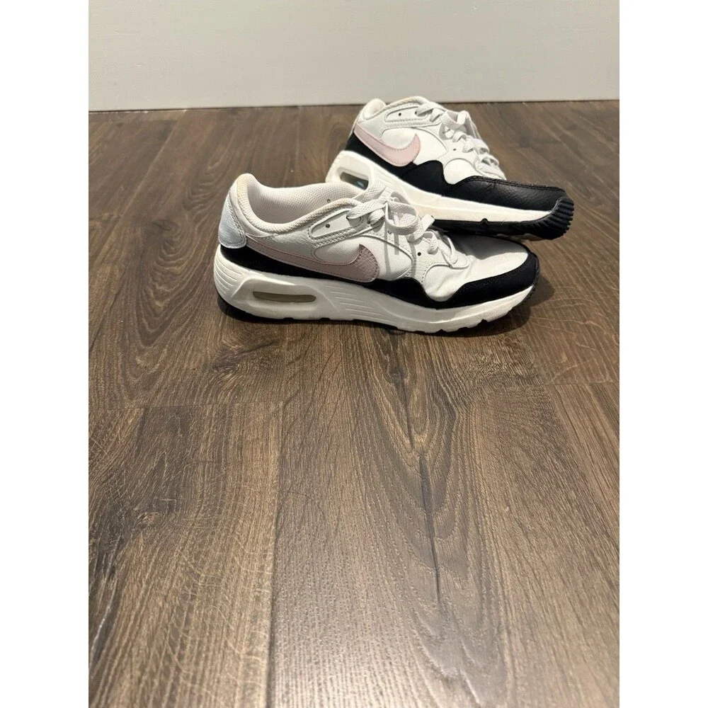 Nike product pair