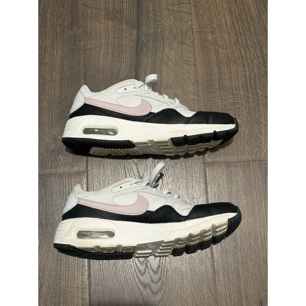 Nike product pair