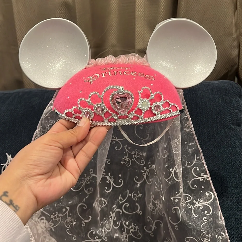 Disney questions leave