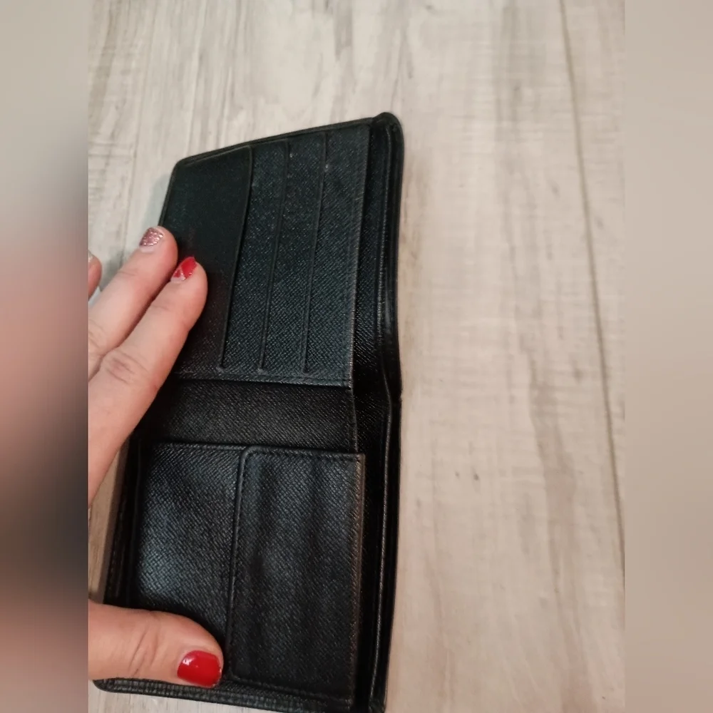 LOUIS VUITTON Marco Black Epi Leather BiFold Wallet