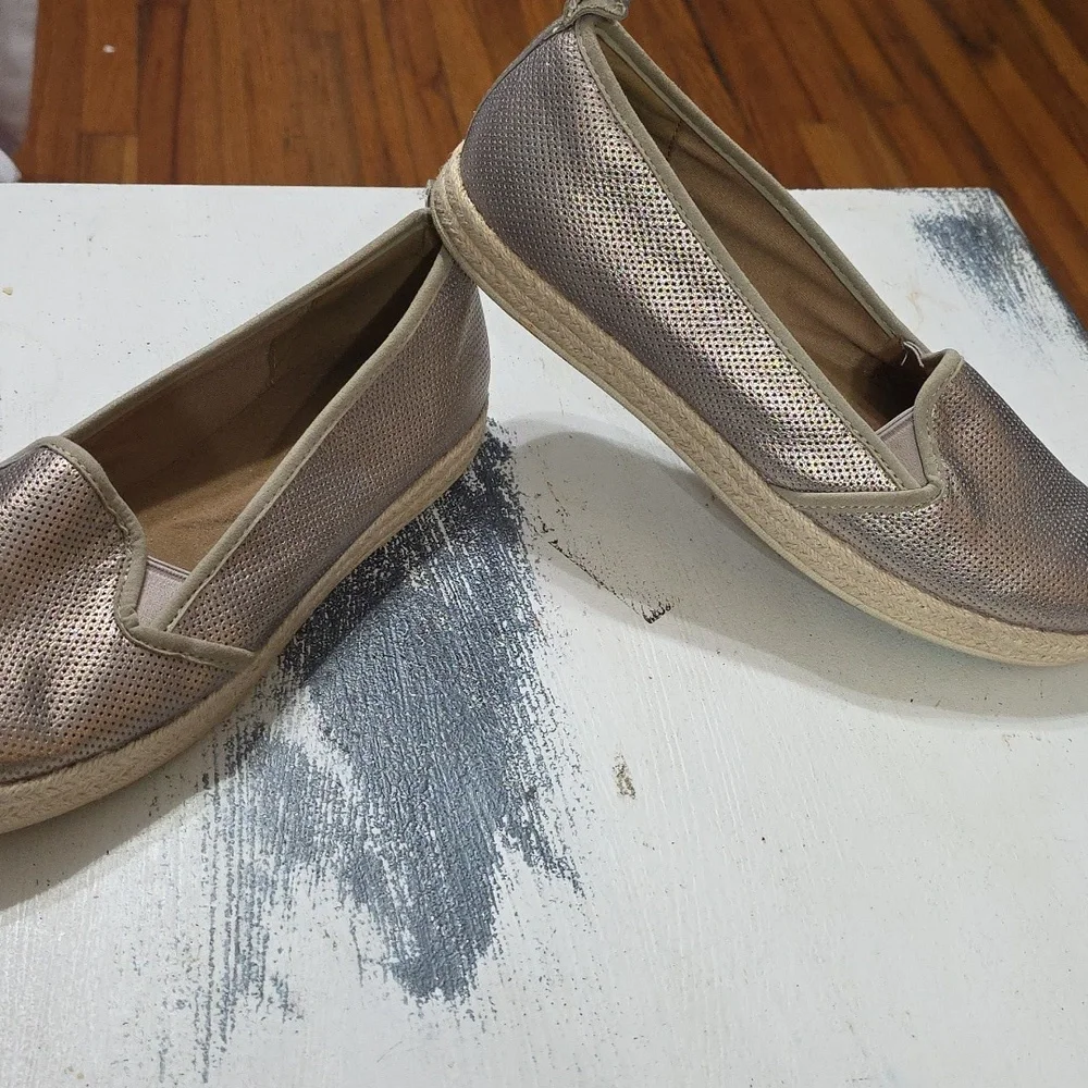 Clarks elegant metallic