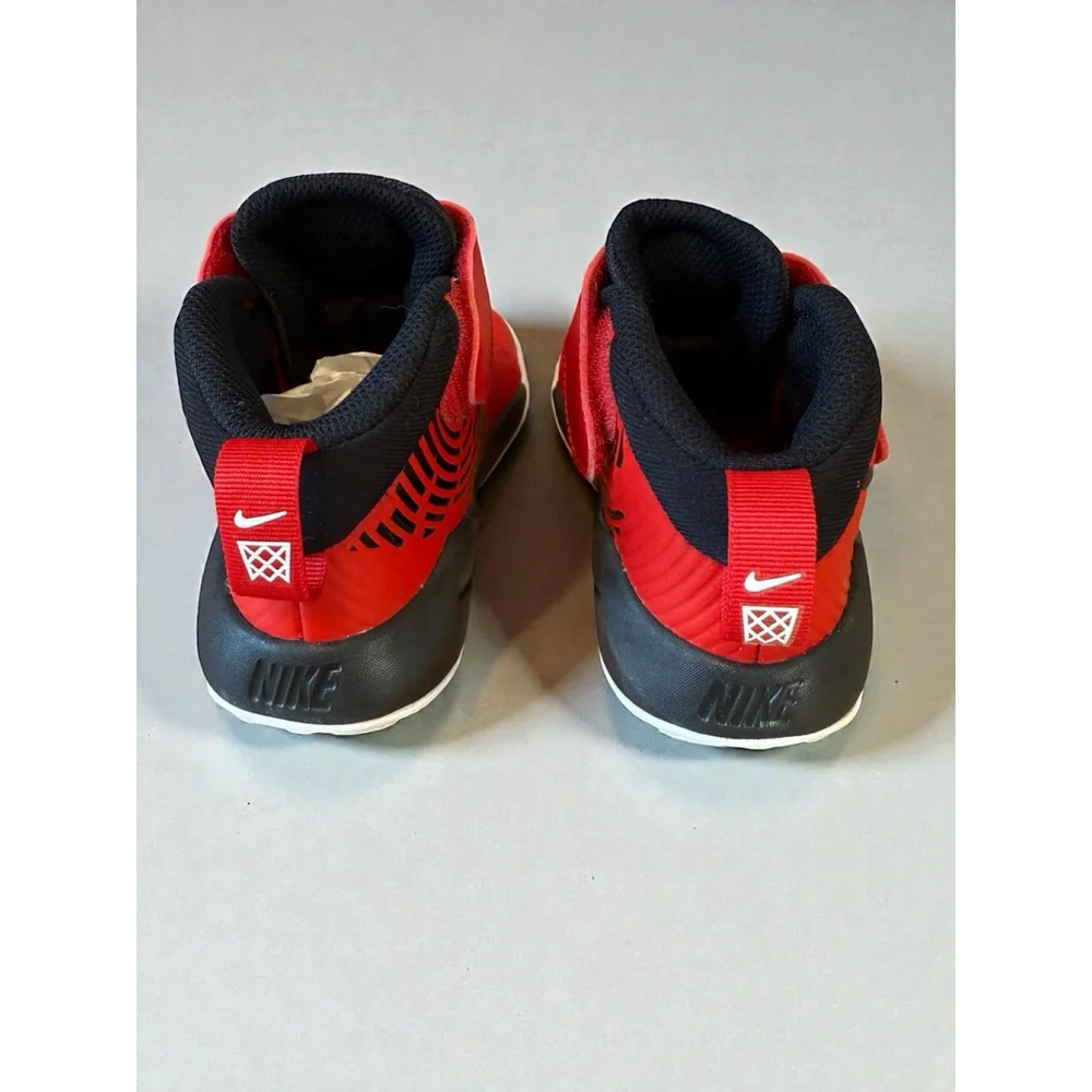 Nike‎ Team Hustle D 10 (PS) Kids Size 11 Color Red Black Running Shoes Kids