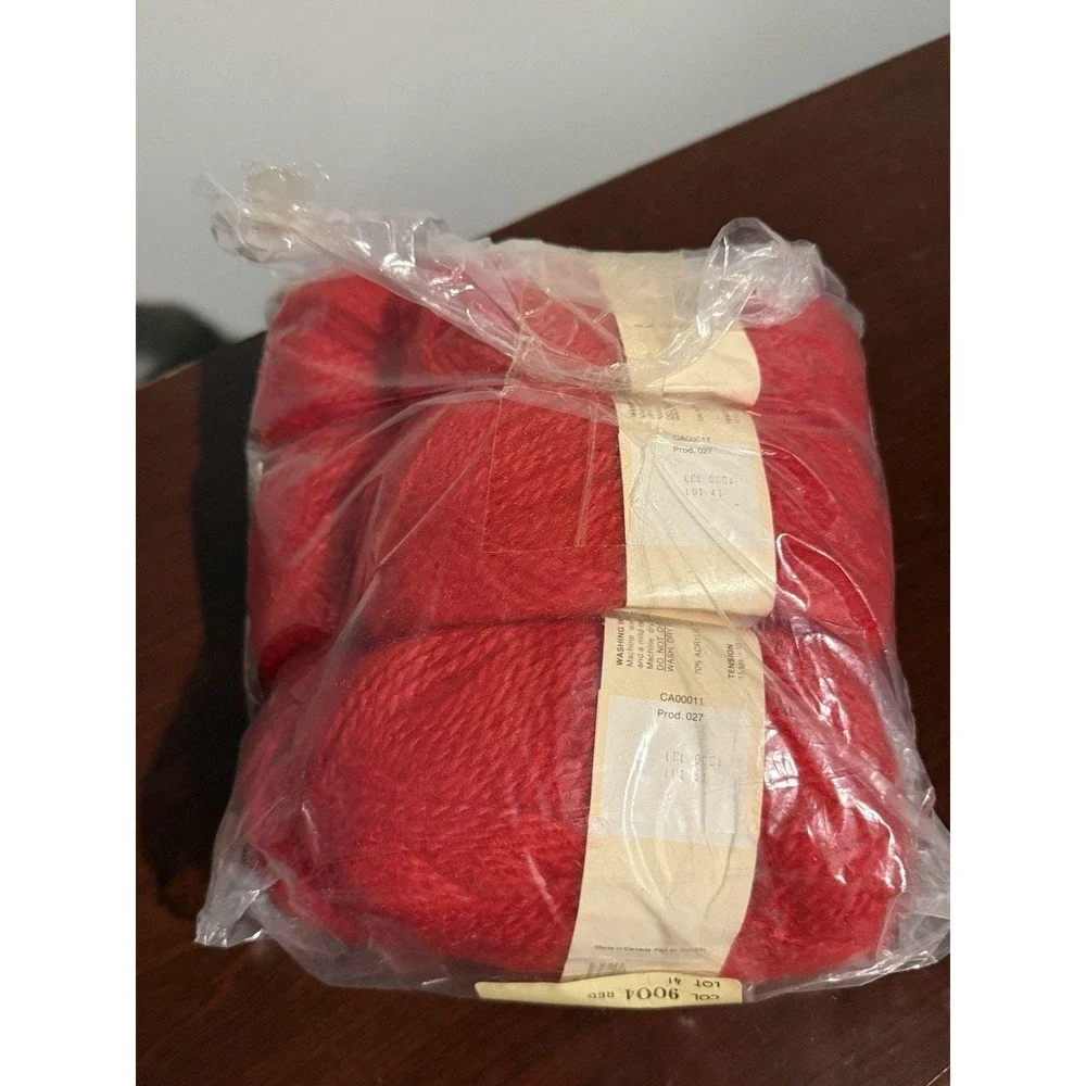 Patons DIANA 6 Brushed Chunky Soft Yarn Red Shade 9004 Red code B 7235 15 sts‎