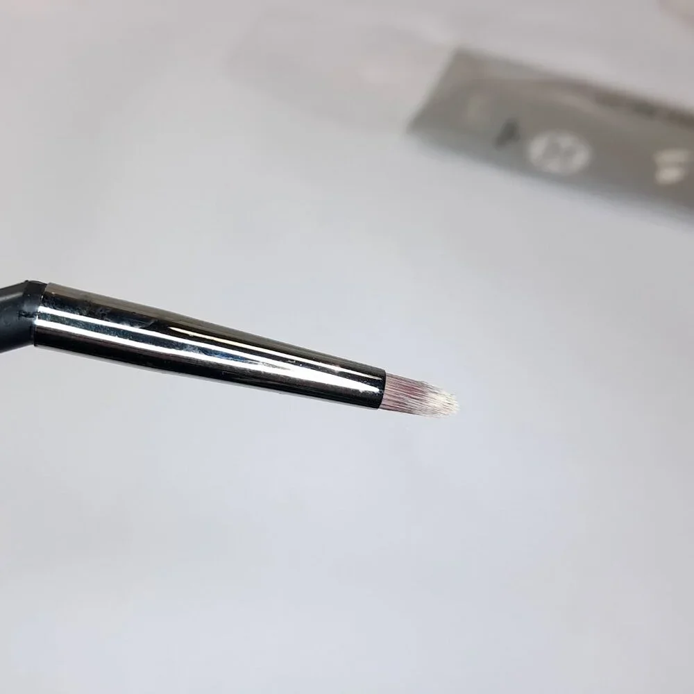 IT Cosmetics Tightliner 10 In 1 dual end brush Bent Liner End tightlining makeup