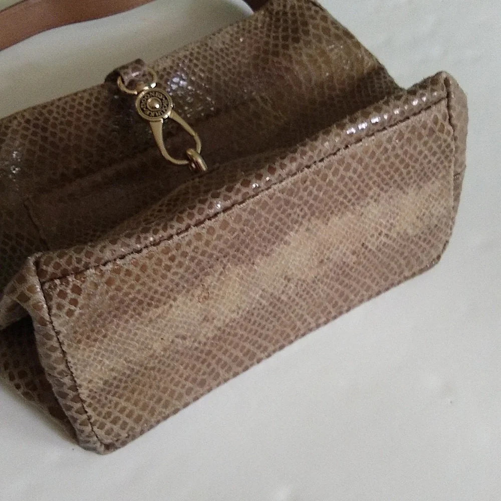Dooney & Bourke authentic dooney