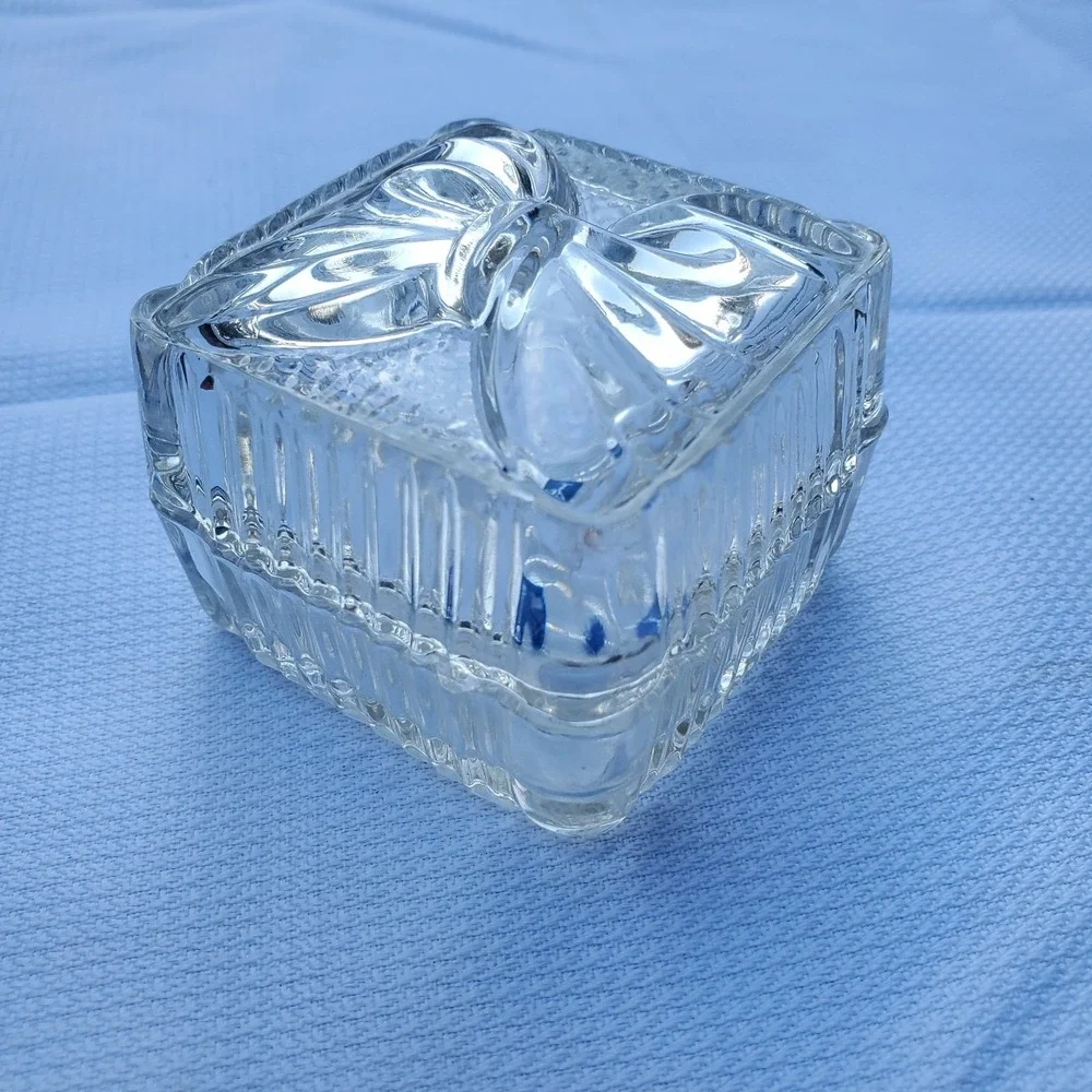 Vintage Avon Crystal Treasure‎ Box ♡ Trinket Holder ♡ Beautiful ♡ NIB!