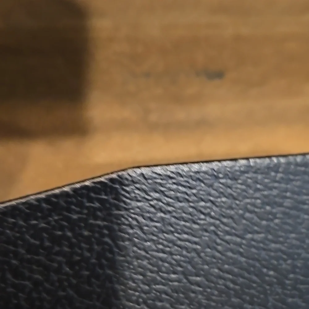 BURBERRY BLACK EMBOSSED PEBBLE LEATHER SUNGLASSES CASE. GLASSES NOT INCLUDED.