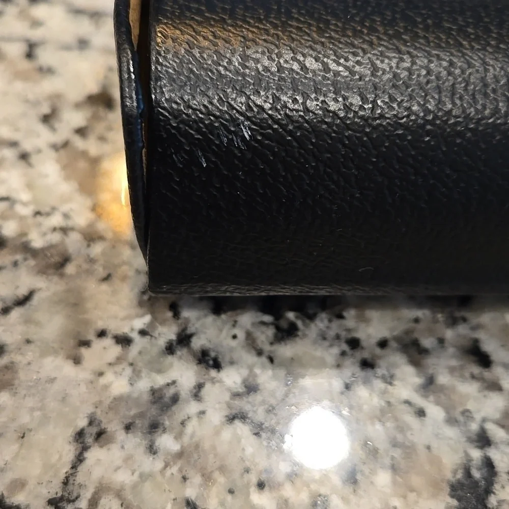 BURBERRY BLACK EMBOSSED PEBBLE LEATHER SUNGLASSES CASE. GLASSES NOT INCLUDED.