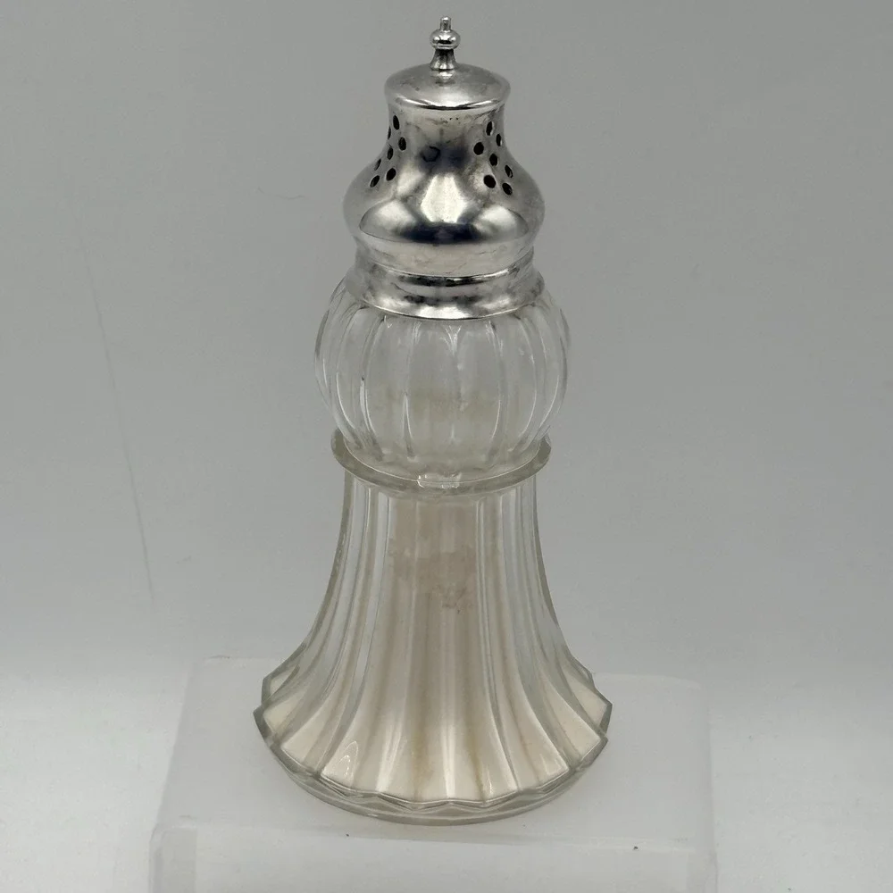 Lady Primrose's Dusting Silk 3 oz Shaker Diamond Cut Vanity Dressing Table