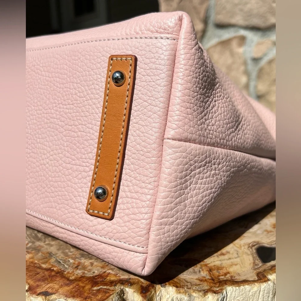 Dooney & Bourke zip dooney original