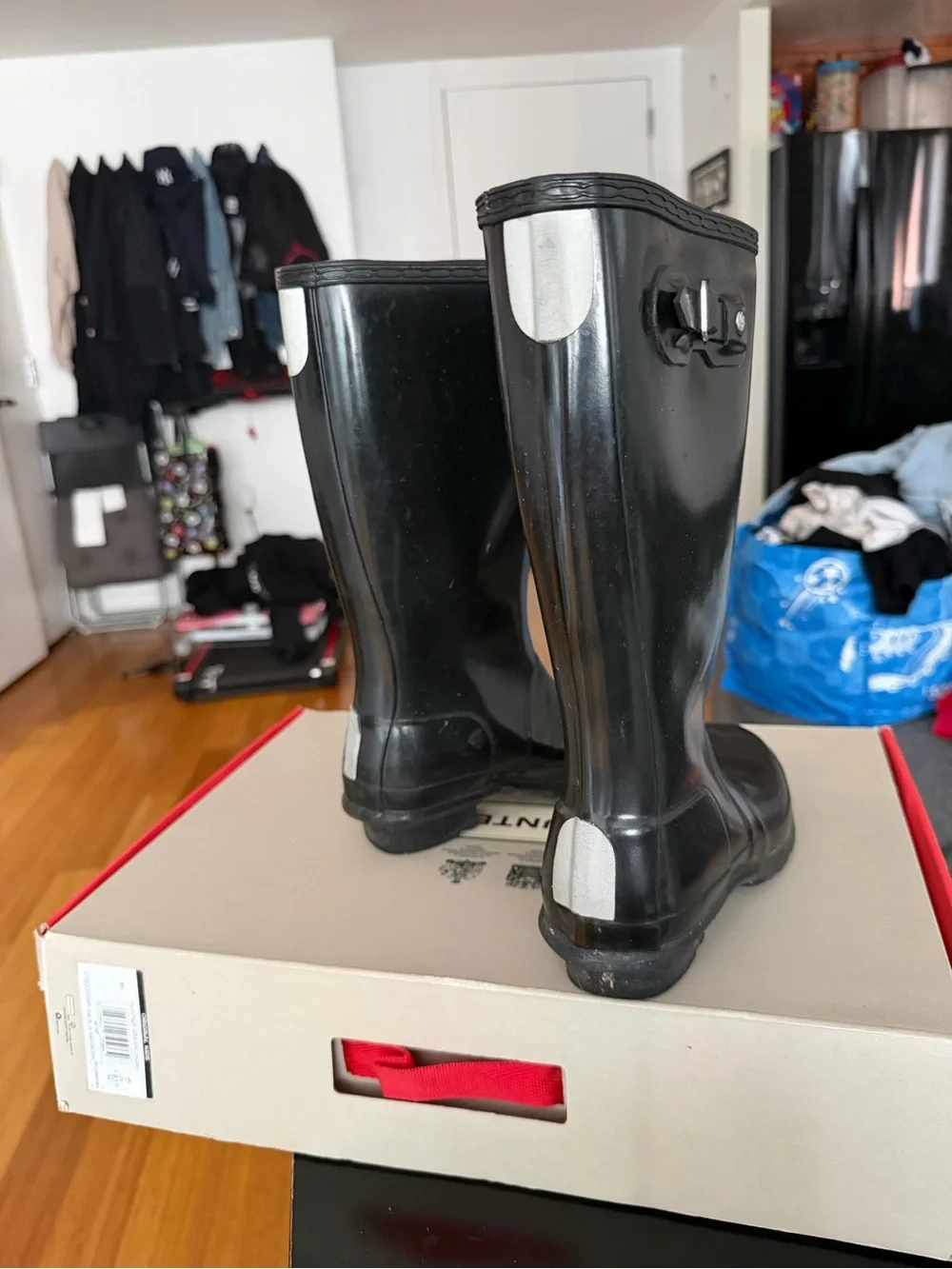 Hunter glossy black