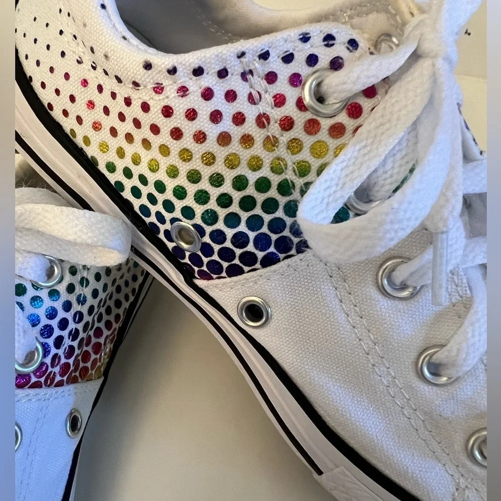Converse very good
