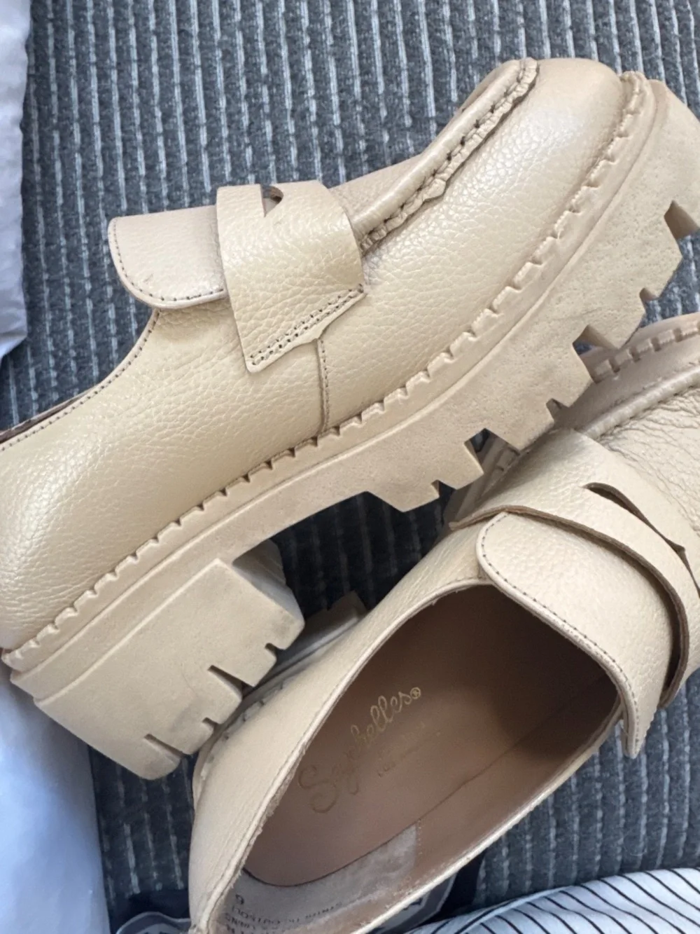 Like new beige leather penny loafers