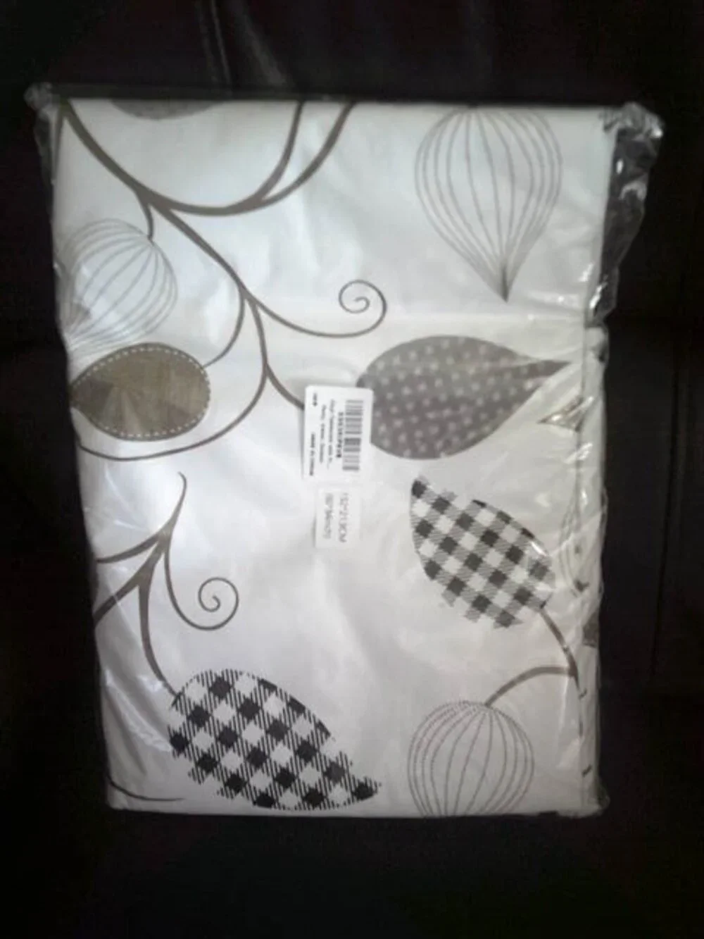 NEW HEAVY DUTY VINYL PARTY TABLECLOTH FLANNEL BACK 60X84