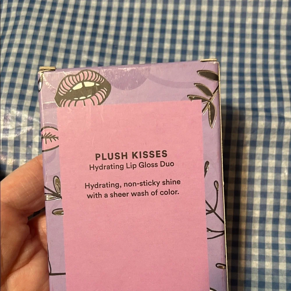 Julep plush kisses