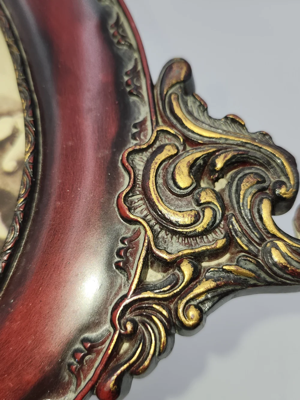 N/A stylish ornate