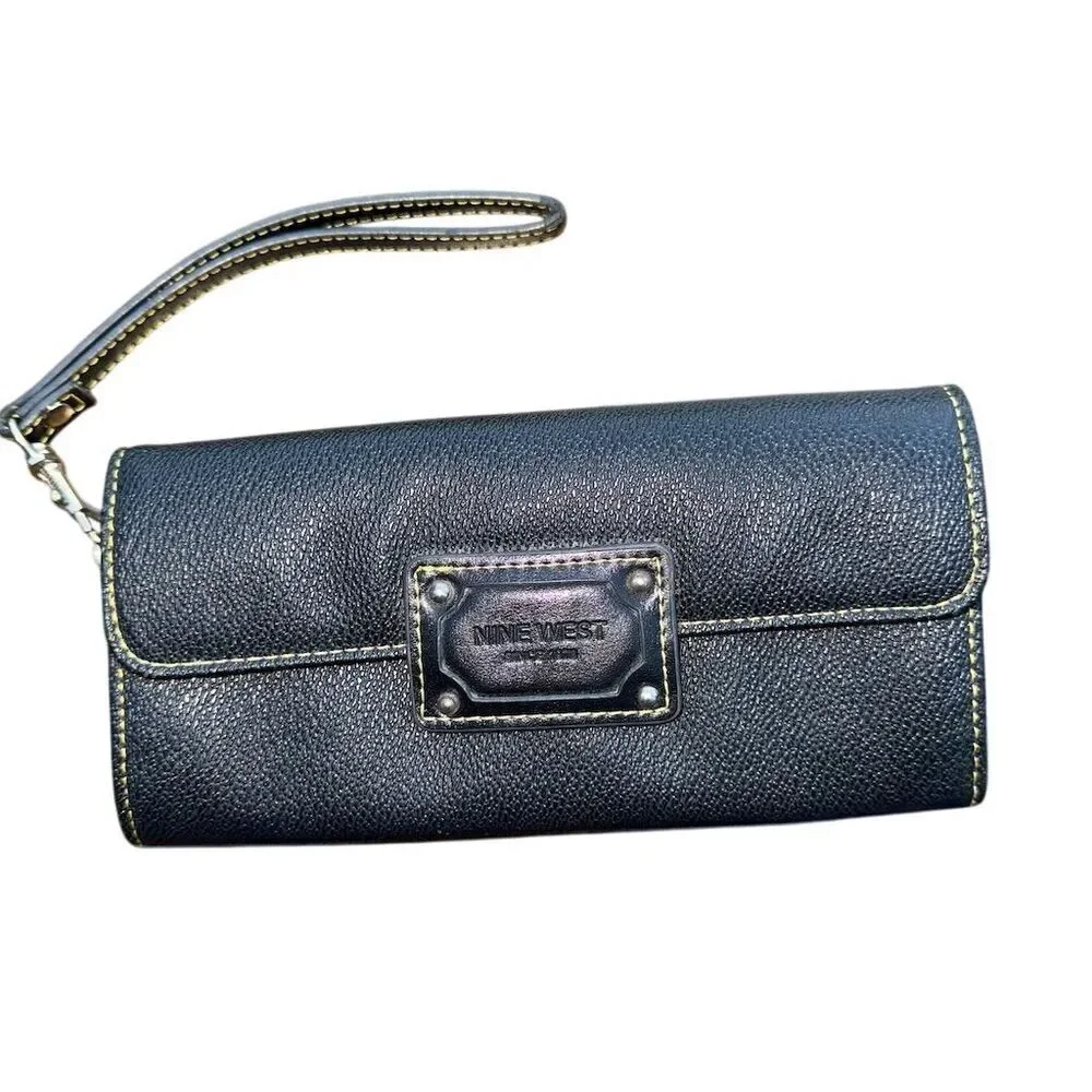 Nine West Black Wristlet Wallet with Zipper