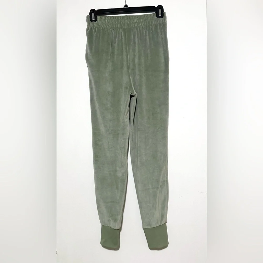 Nike girls velvet