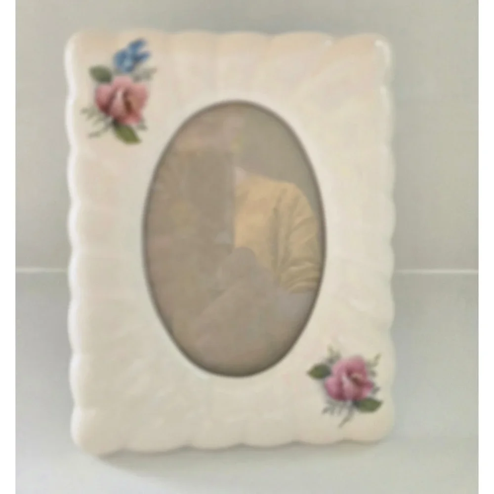Vintage Ceramic Floral Picture Frame Scalloped‎ Edge Crazed Glaze Oval Opening