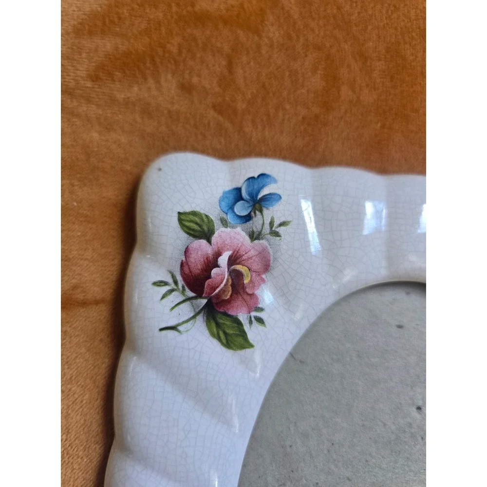 Vintage Ceramic Floral Picture Frame Scalloped‎ Edge Crazed Glaze Oval Opening
