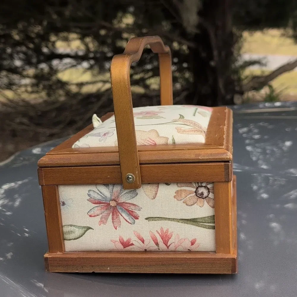Vintage wood floral