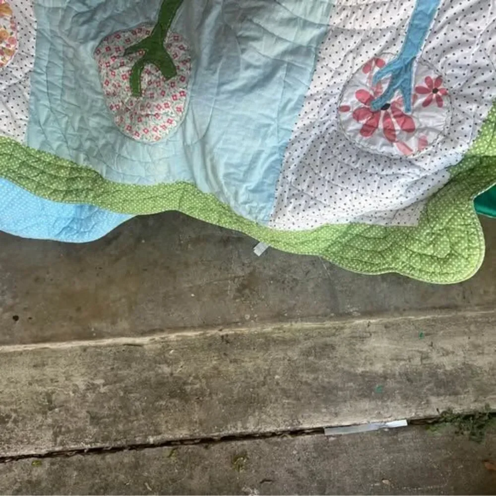 Unbranded quilt good