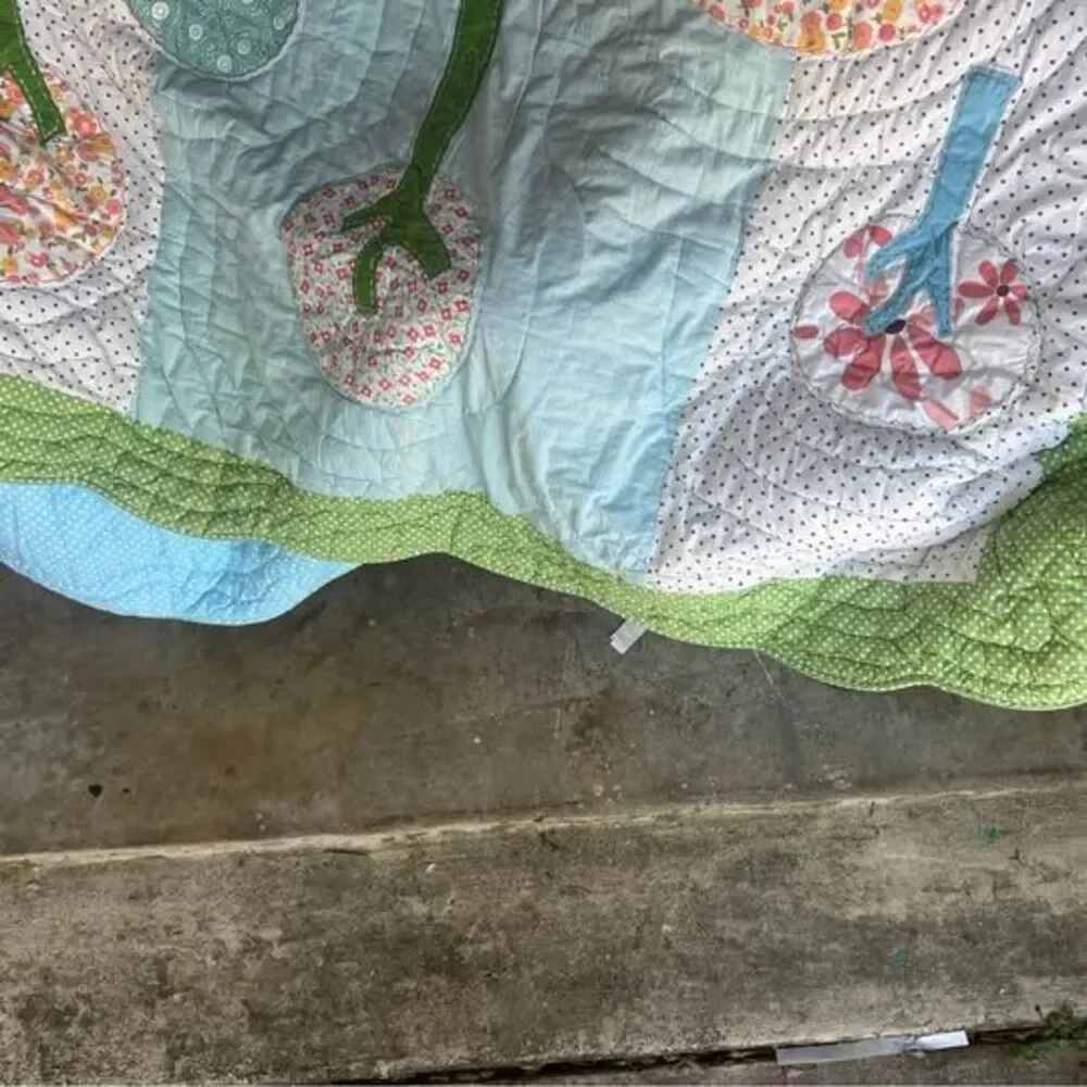 Unbranded quilt good