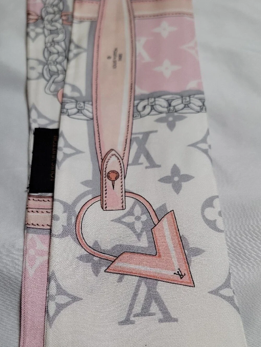 Louis Vuitton elegant louis