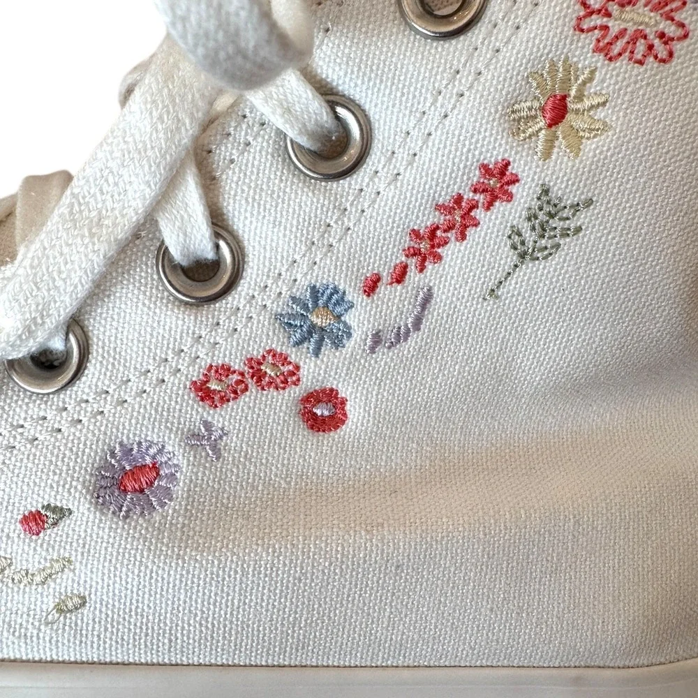 Converse Chuck Taylor All Star Lift Floral Embroidered Hi Tops‎ Women 8.5