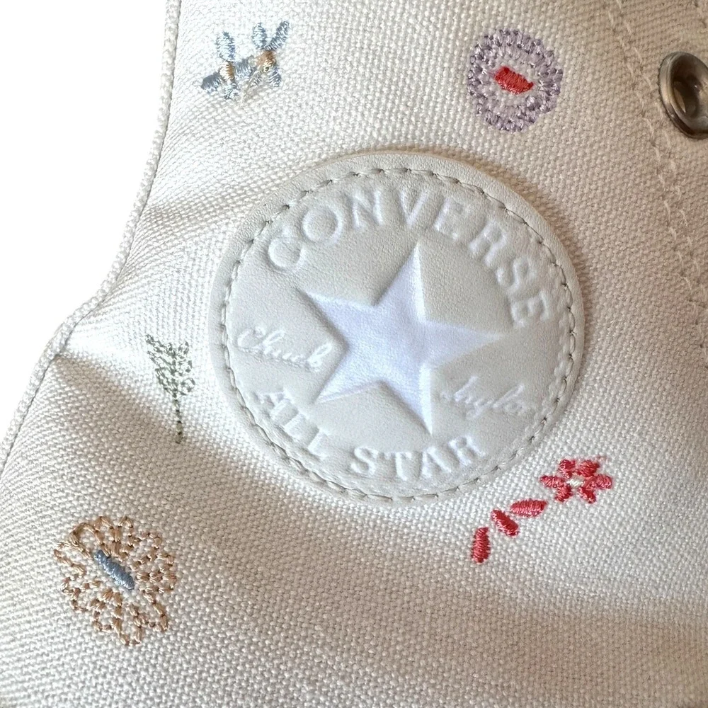 Converse Chuck Taylor All Star Lift Floral Embroidered Hi Tops‎ Women 8.5