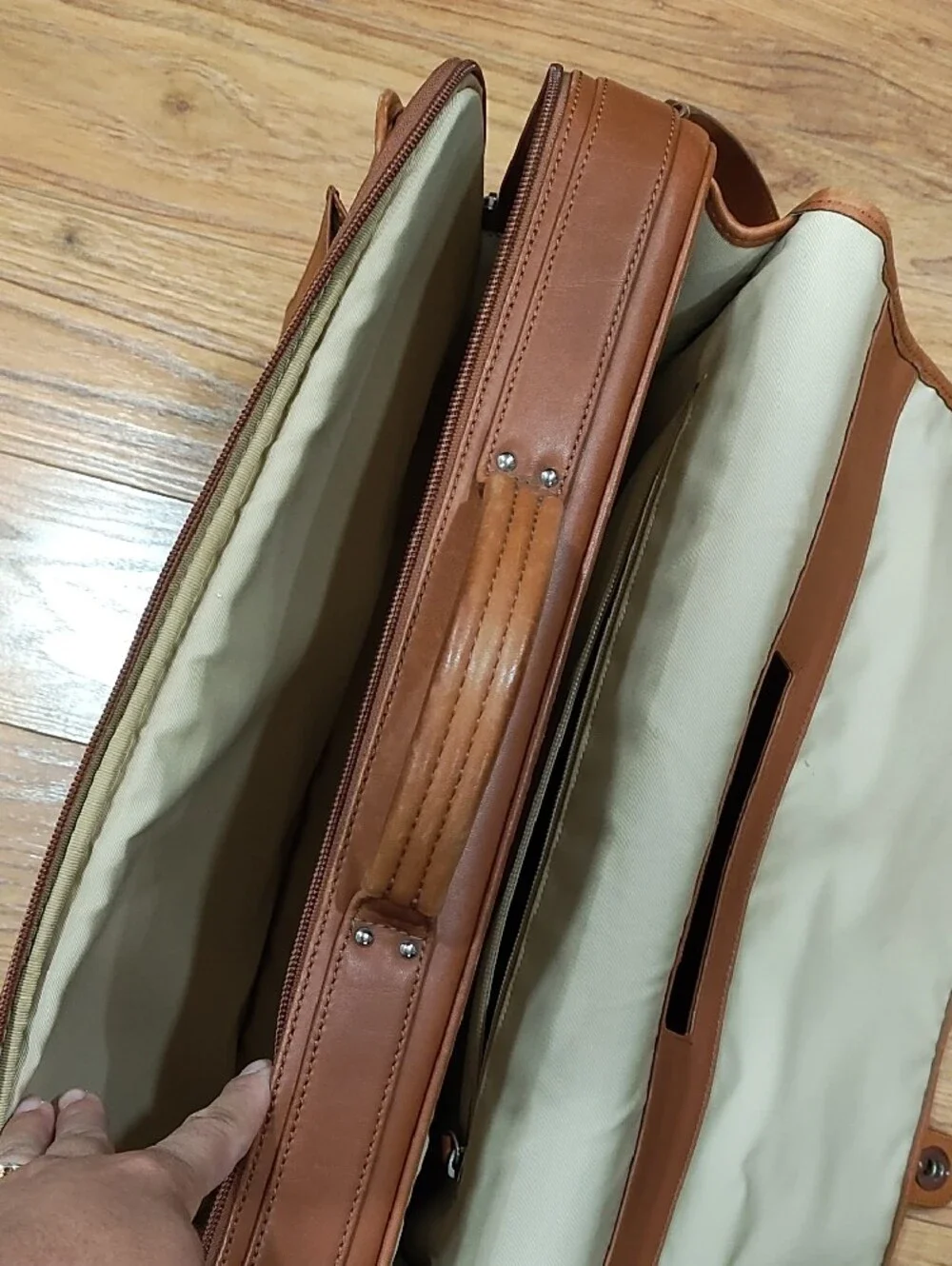 Tan Messenger Bag- Classic Professional Satchel