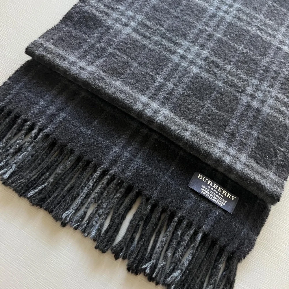 Burberry sophisticated cashmere