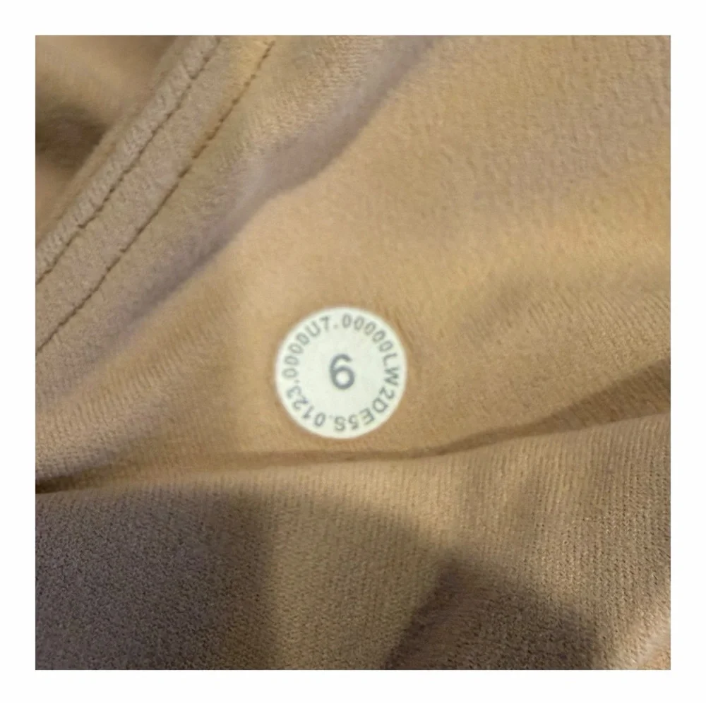 Lululemon‎ Align High Neck Bra C/D Cup Size 6 Warm Neutral