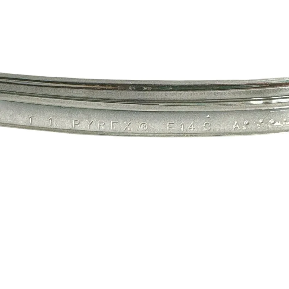 Pyrex rim features food