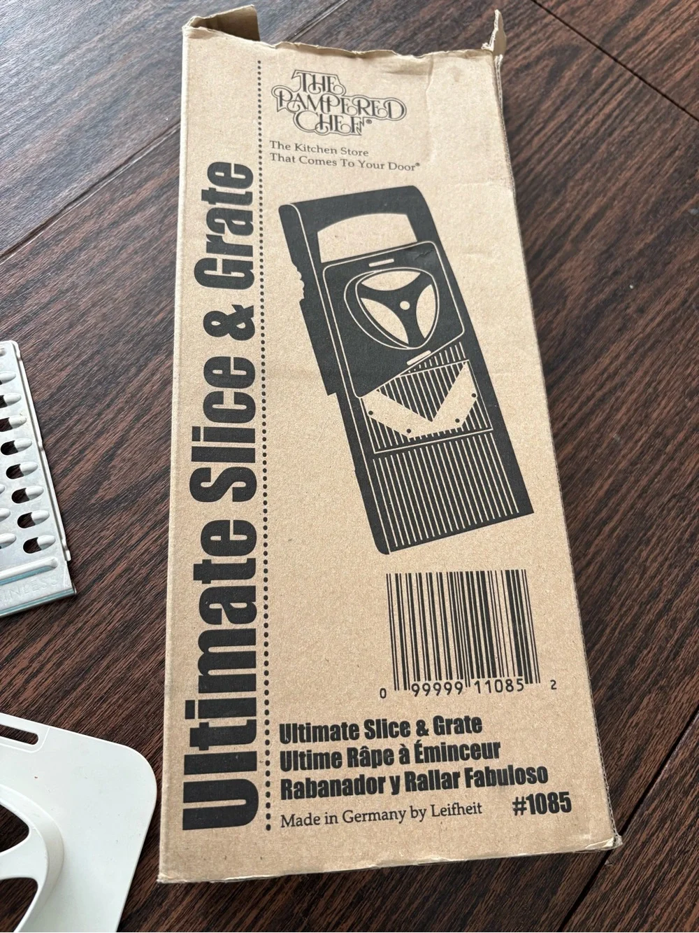 The Pampered Chef packaging box