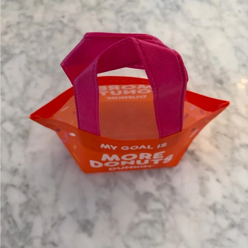 Dunkin Donuts add splash