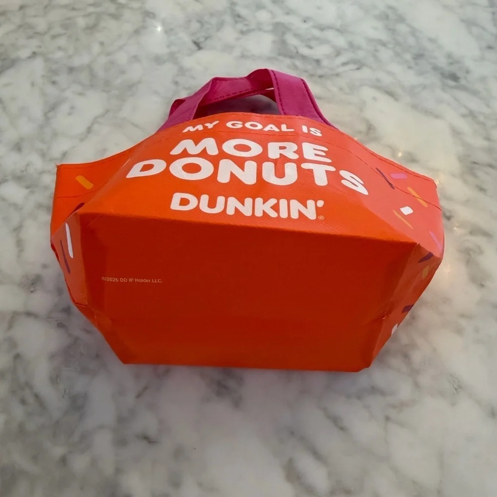 Dunkin Donuts add splash