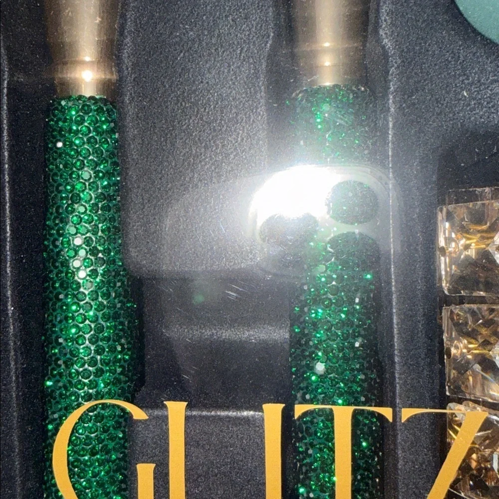Glitz & Glam 8 Piece Cosmetic Brush Set - Green and Gold