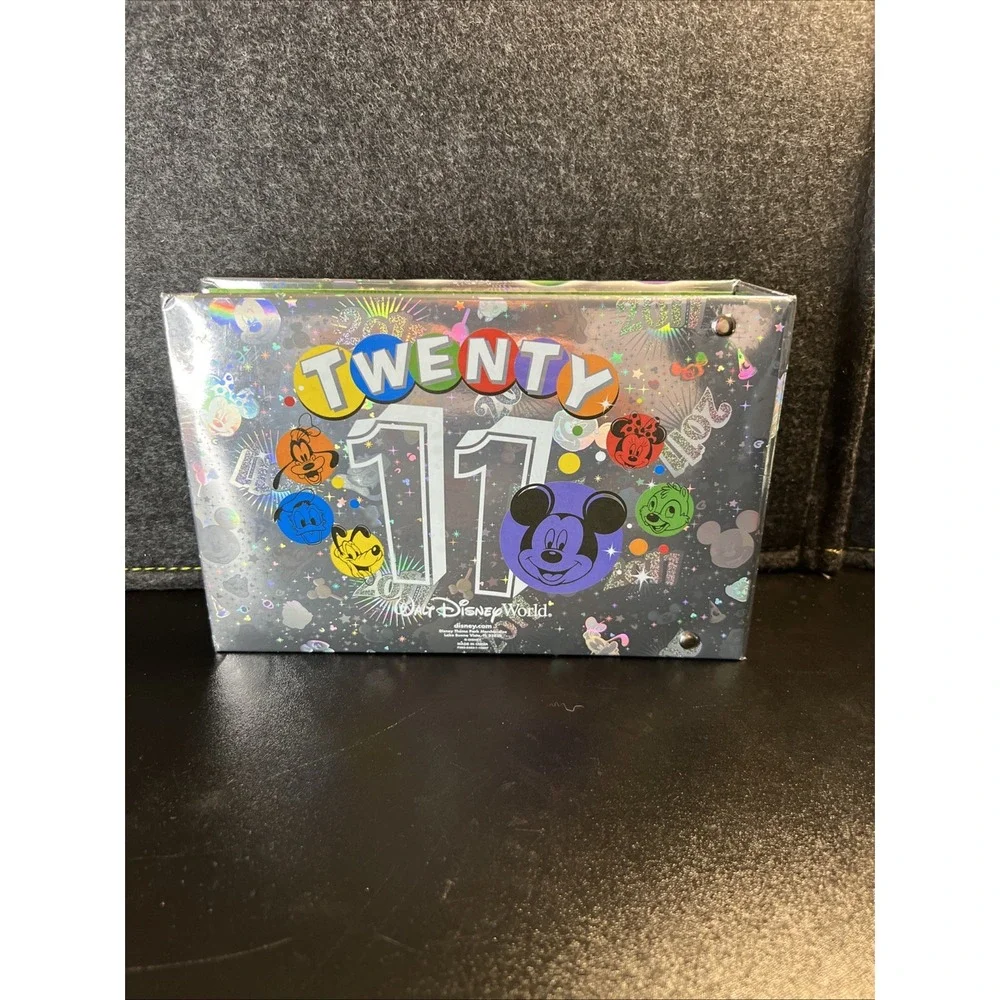 2011 WALT‎ DISNEY WORLD MICKEY MOUSE PHOTO ALBUM 100 4 X 6 TRAVEL SOUVENIR